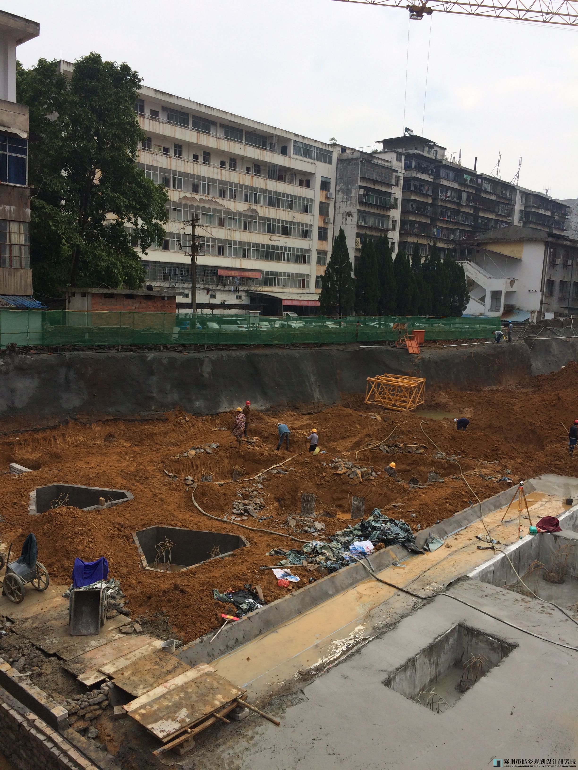 V+公寓基坑监测现场作业 (3).jpg